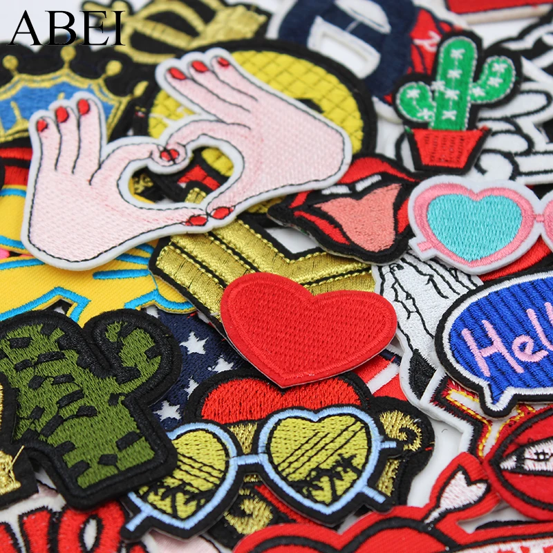 30pcs/lot Mix Embroidered Cartoon Patches Quality Fashion Iron On Jeans Stickers DIY Garment Appliques Sew Apparel Coats Badge