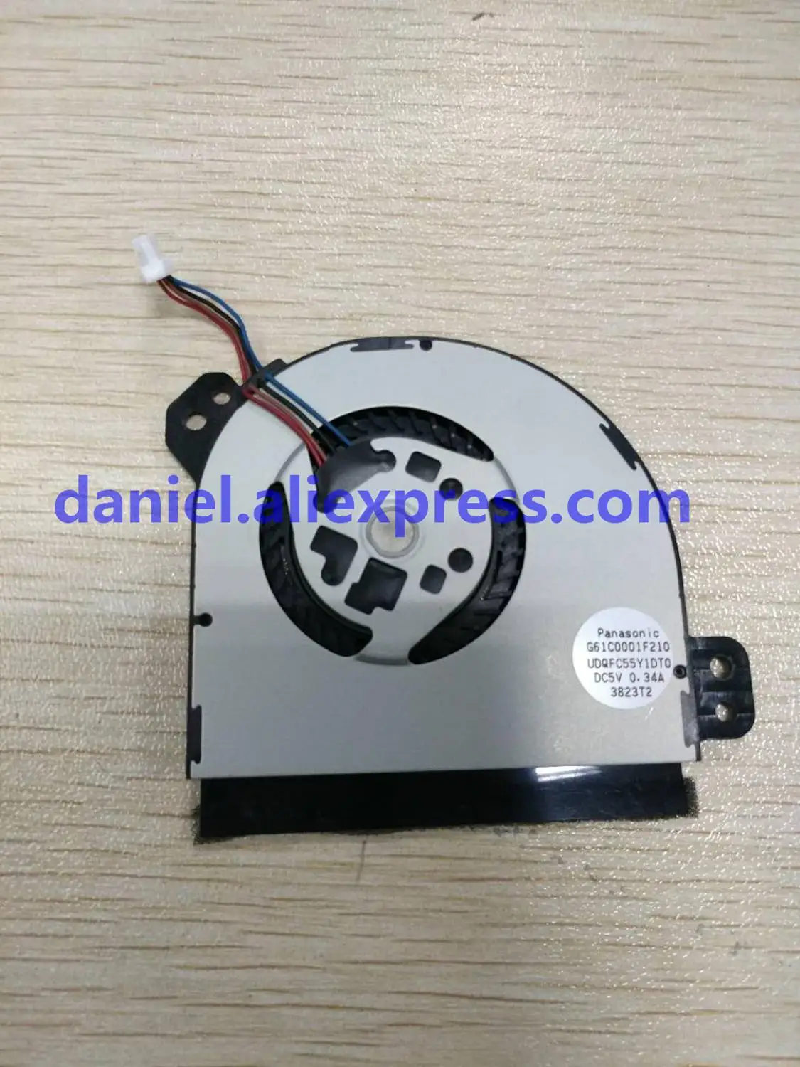 

Applicable to Toshiba wt310 Portege z10t-a fan G61C0001F210 UDQFC55Y1DT0 4 line PWM 5V 0.34A 5CM 5005 turbine cooling fan