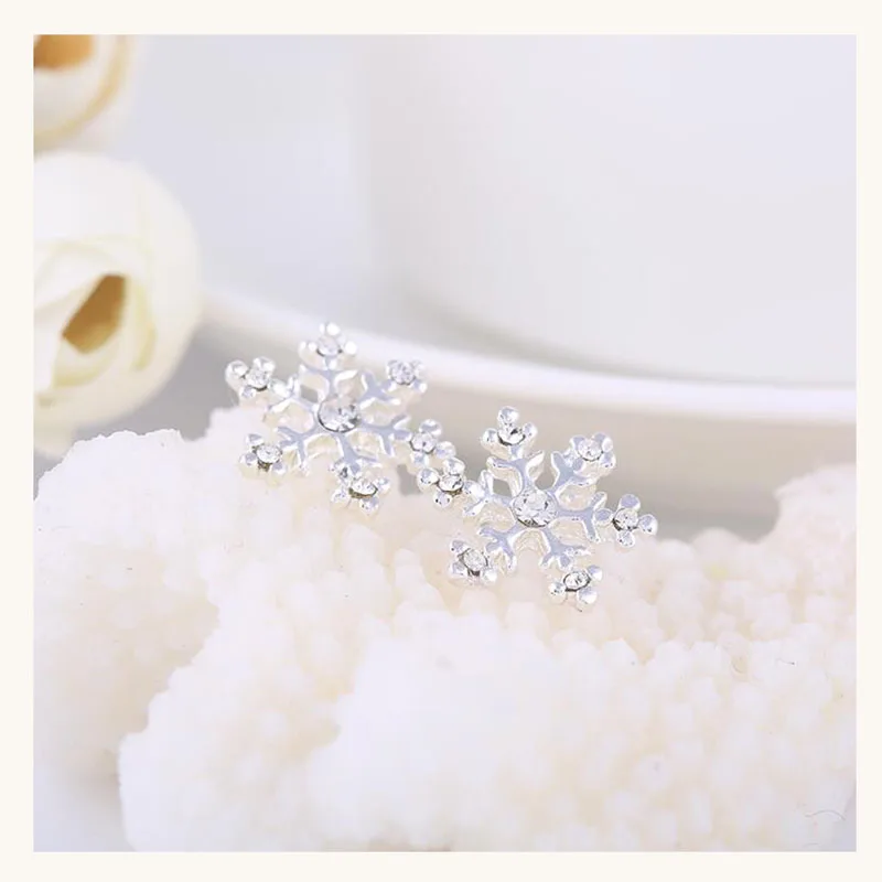 Grace Jun(TM) New Fashion Cute Snowflake Shape Clip on Earrings Without Piercing for Girls  Kids Easy To Wear  No Hole Ear Clip