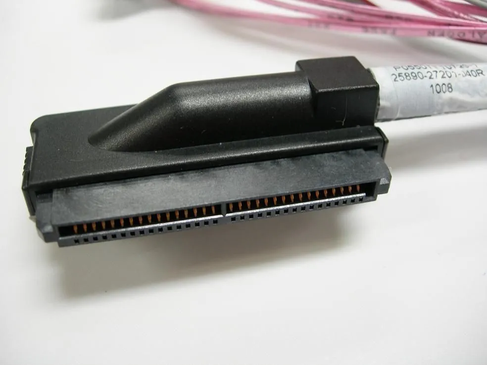 Free Shipping High Quality SAS 32Pin SFF-8484 to 7Pin 4 SATA Turn right 90 degree Data Cable Use for 5I 6I