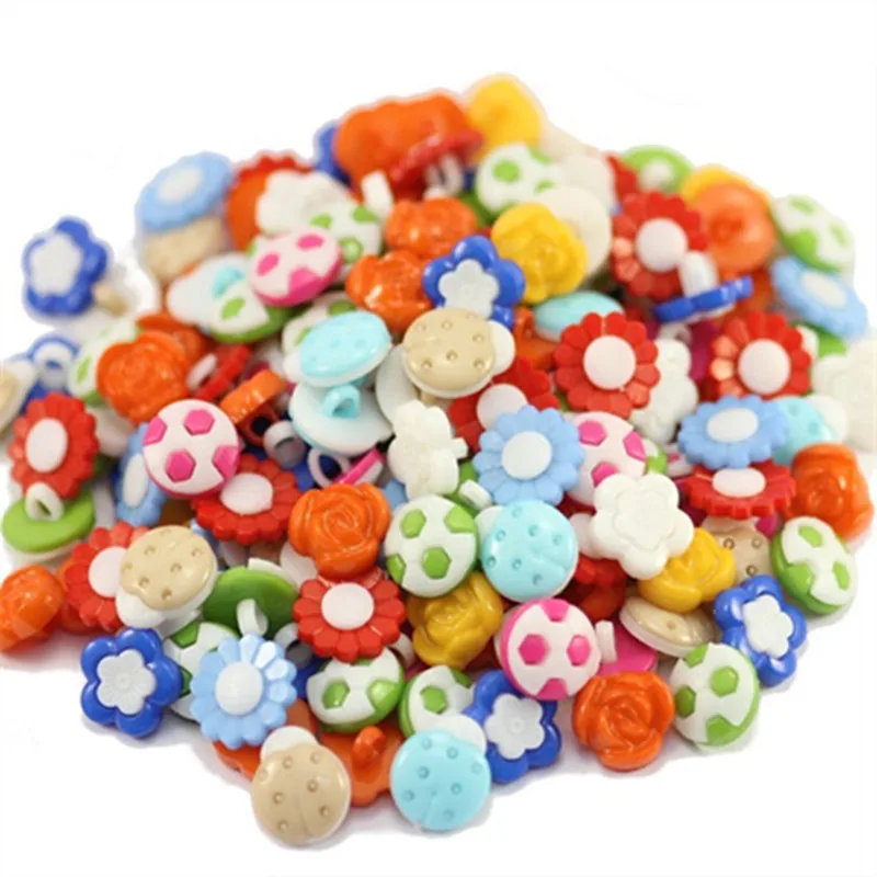 100PCS Mix colors plastic flower football rose ladybug mix shape buttons 1 hole Sewing children Buttons  7NK189