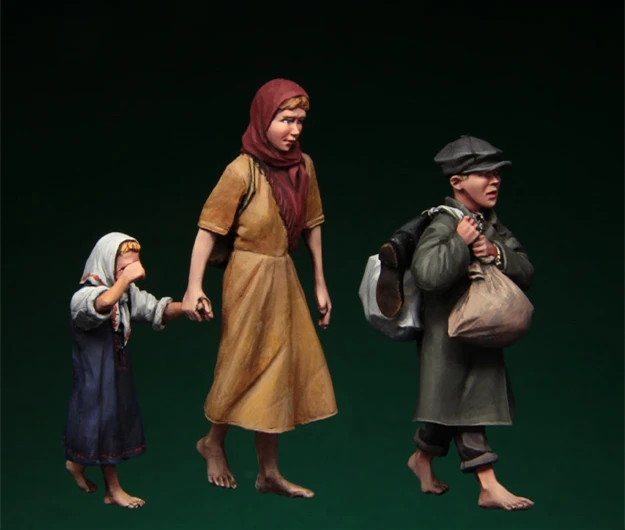 1/35 Resin Figure Model Kit 089 Russian refugees, 1941-45 Children Three Figures Unassembled unpainted Top