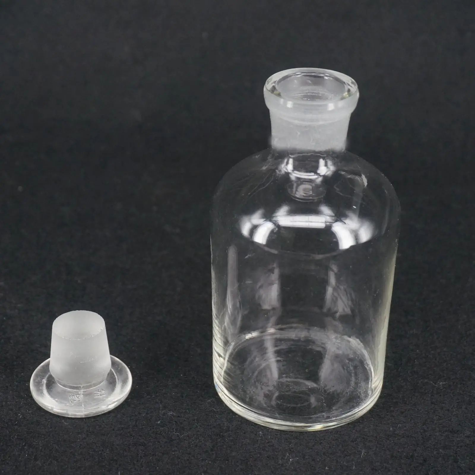 250ml Glass Reagent Bottle With Ground-in Glass Stopper Narrow Mouth Transparent Glass Bottle