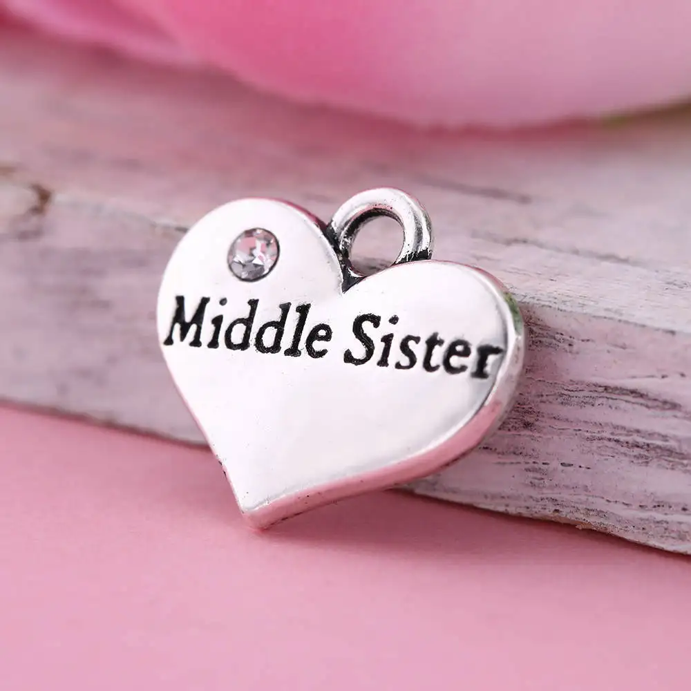 Teamer Family Series Charm Pendant for Necklace Letter Middle Sister Dad Best Friend Daughter Baby Girl Heart Charms DIY Jewelry