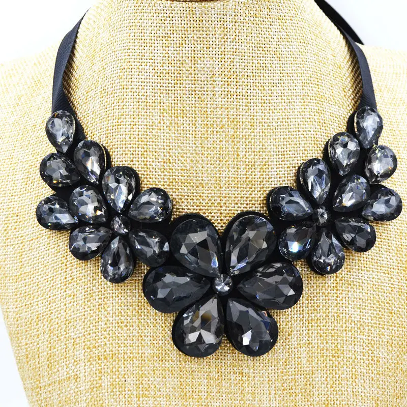 Luxury fashion short statement collar necklace and pendant MultiColor Flower fashionable woman Jewelry Gift