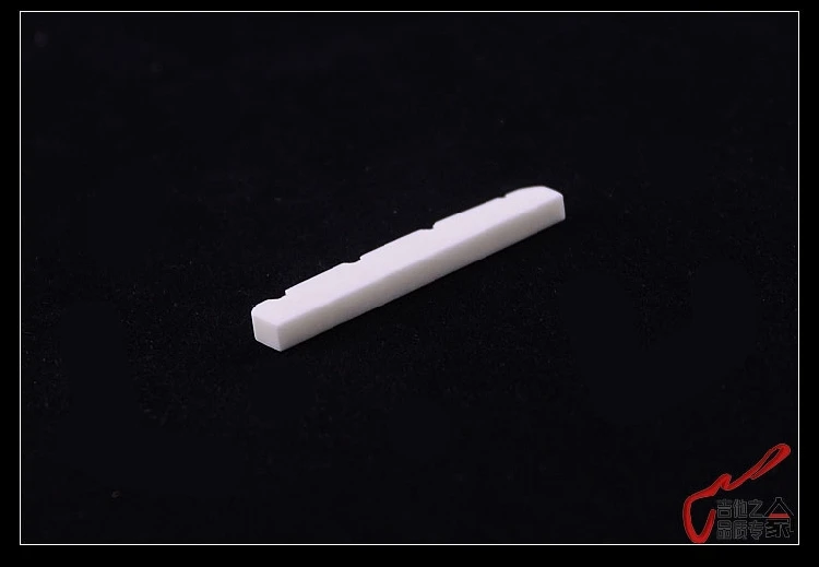 1 Piece GuitarFamily Real Slotted Bone Nut For Four Strings Bass ( 38MM / 43MM * 3.5MM * 6MM/6.5MM )