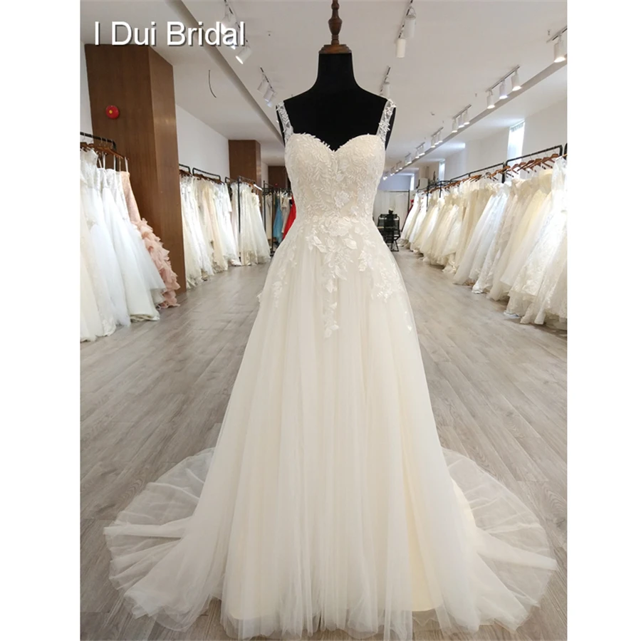 

A line Classic Wedding Dress Lace Appliqued Corset Simple Elegant Bridal Gown High Quality Factory Real
