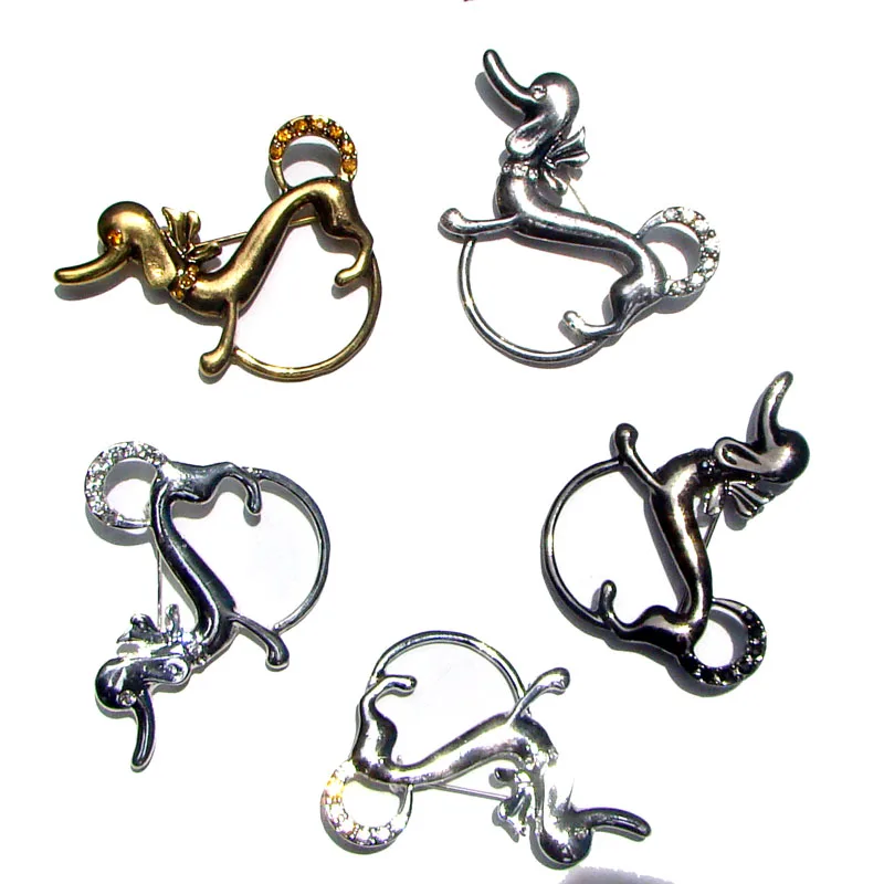 New Crystals Metal Dog Animal Charm Glasses Holder Pin Fashion Prnament Jewelry
