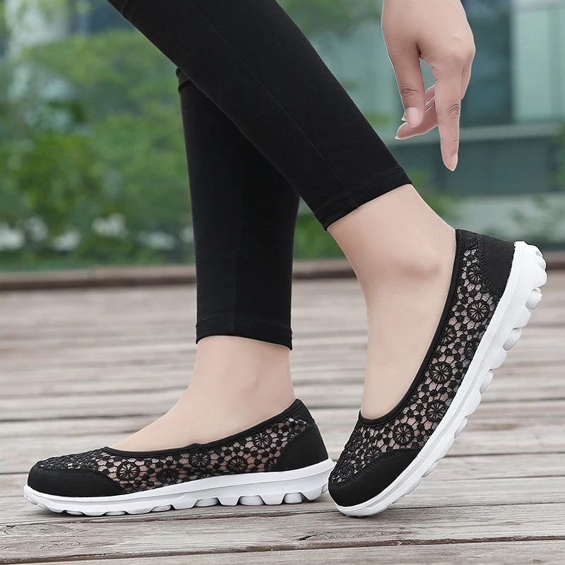 Summer Female Loafers Casual Shoes Woman Cut-outs Ultra Light Women\'s Flats Breathable Slip On Women Sneakers Size 35-42 WSH3284