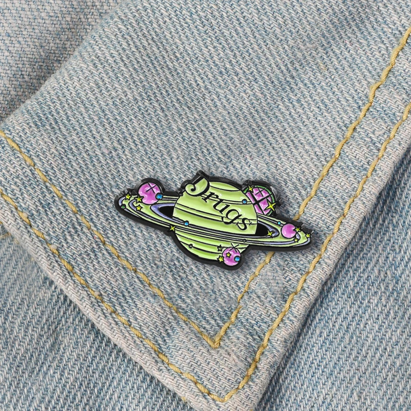 Romantic Enamel Pins Astronomy Universe Star Planet Surround Brooch \