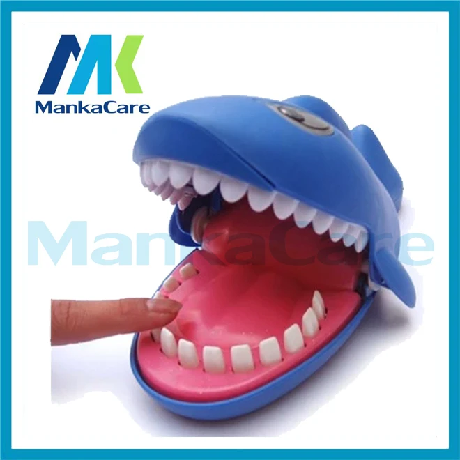 Big Practical Joke Electric Biting Paul Shark Bite Finger Selachimorpha Bar Game Kids Children Funny Gags Education dental Gift