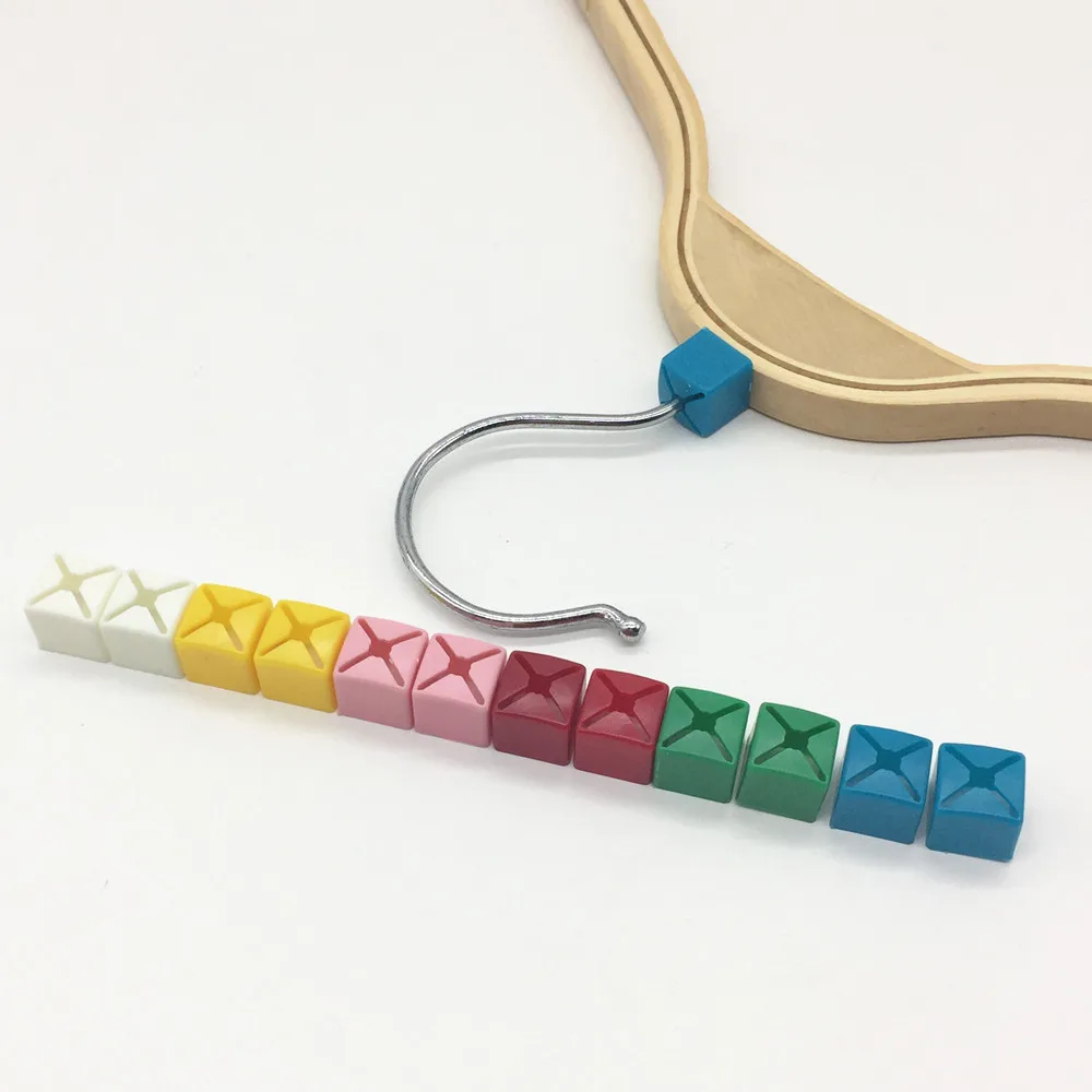 علامات مربعة الحجم للشماعات 100 قطعة علامات شماعات ملابس مربعة الشكل مكعبات بيضاء الانظاه بين ملصقات الأحجام #1