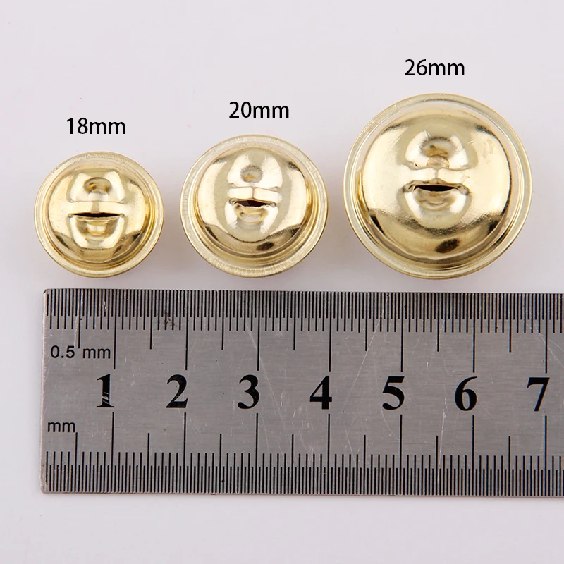 Nowe 10 szt. 18mm Kolorowe Złote Dzwoneczki Zawieszki Ozdoby Świąteczne Dekoracje Rodzinne DIY Rękodzieło Akcesoria — zdjęcie 3