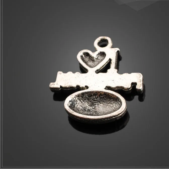 High Quality 10 Pieces/Lot 20.5mm*18.4mm Antique Silver Plated I Love Football American ootball Charms Wholesale