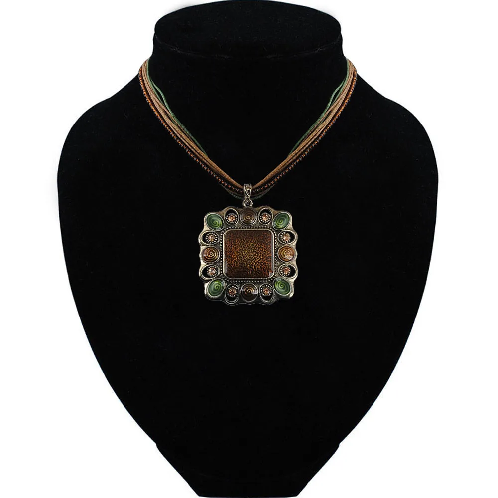 Vintage Necklace Environmentally Friendly Zinc Alloy Rhinestone Bohemia Style Ladies Pendant