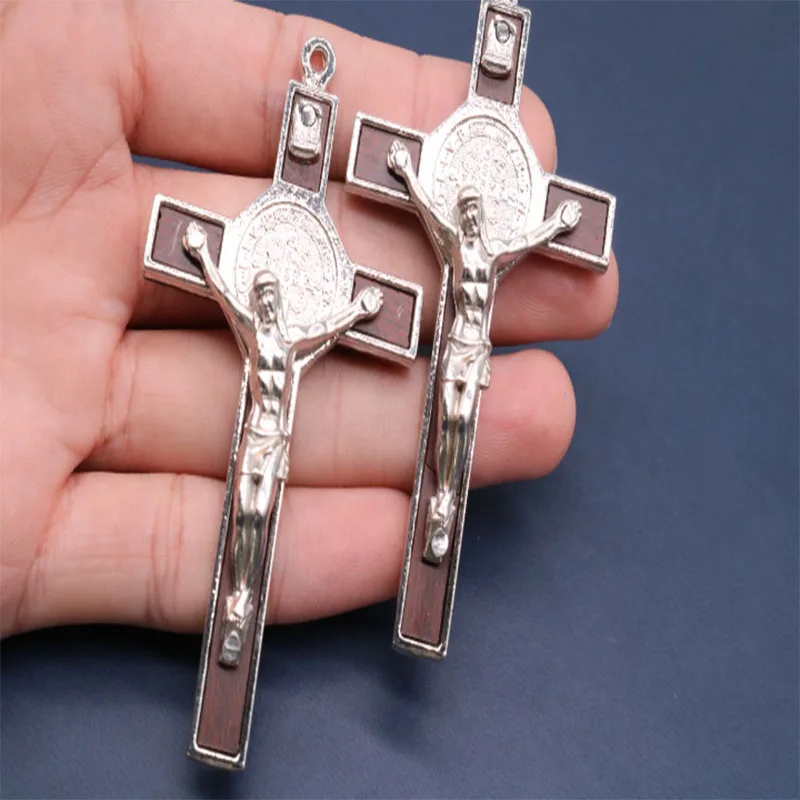 New Classic Christian Jesus Alloy Wood Jesus Mercy Portrait Cross Pendant. Delicate glamour Jesus cross