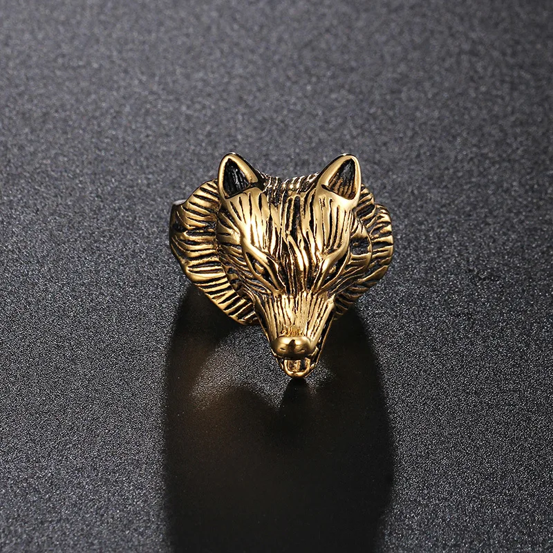 Fashion wave explosion domineering skull hand wolf head retro titanium steel dragon claw casting ring male and female ring