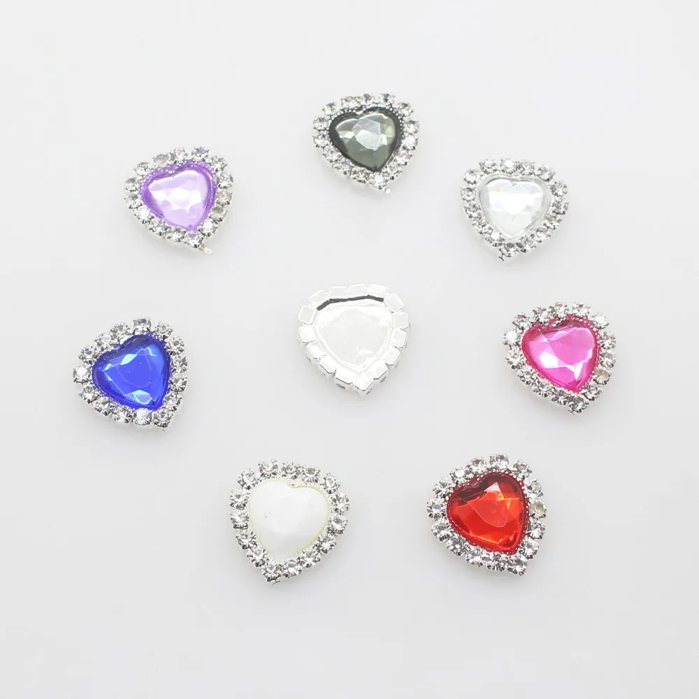 Mini 16mm(4/10 cal) 10 sztuk serca akrylowe guziki z kryształu górskiego DIY do włosów akcesoria ślubne zawiadomieniu o wszczęciu dekoracja ze wstążki
