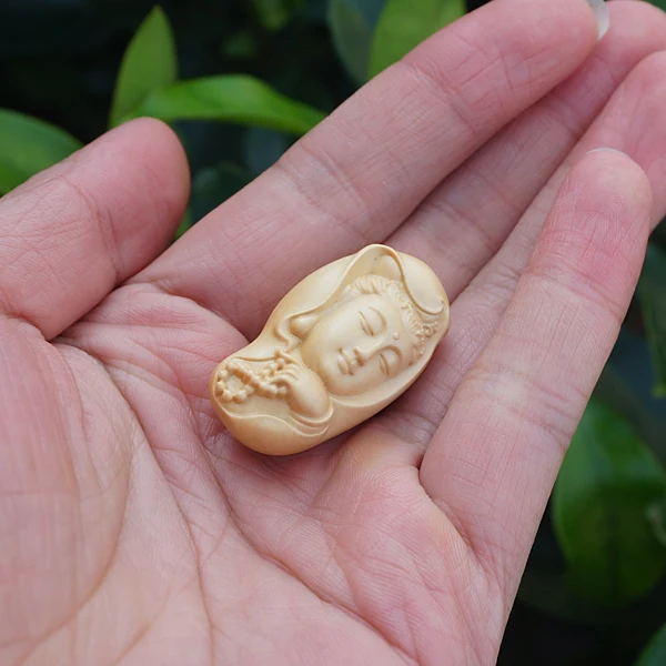 Natural Boxwood Carved Guanyin Bodhisattva Yellow Pendant Tiny Charms Mala Japa Beads Bracelet Jewellry Findings DIY Accessories