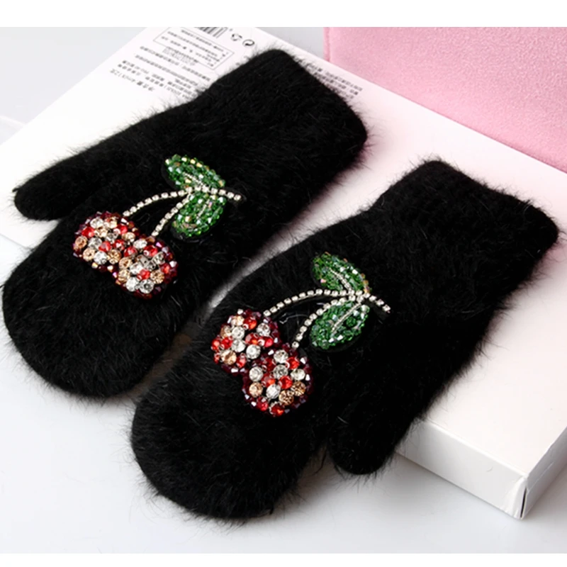 2017 Winter Gloves Luxury Crystal Cherry decoration Rabbit fur gloves For Woman winter gloves girls Mittens