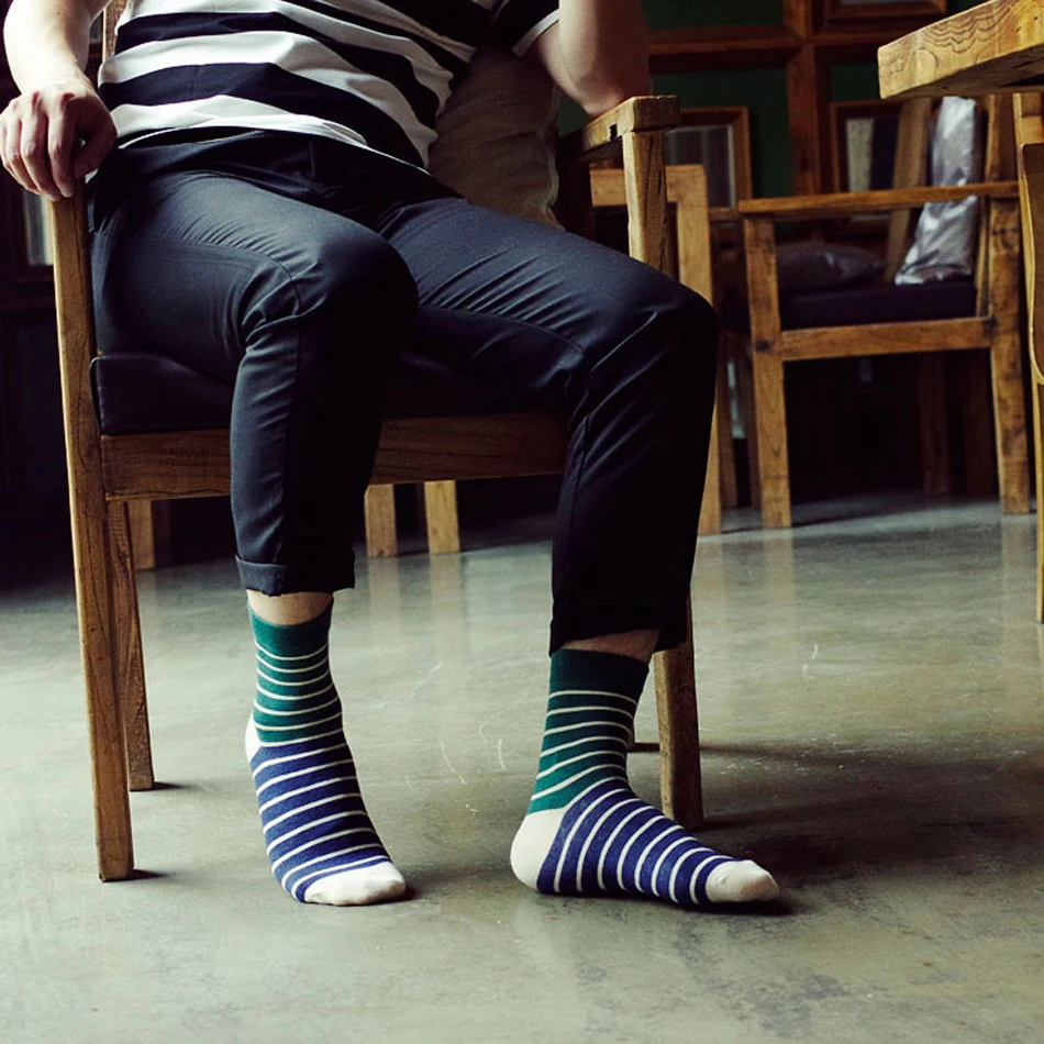 Men\'s Chromatic Stripe Cotton Socks Breathable Sofl Comfortable Socks Men Size US 6-10 (EUR 38-44)