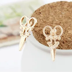 2020 New Hot Retro Fashion Personality Earrings Female Small Scissors Hot Jewelrywholesale Gift