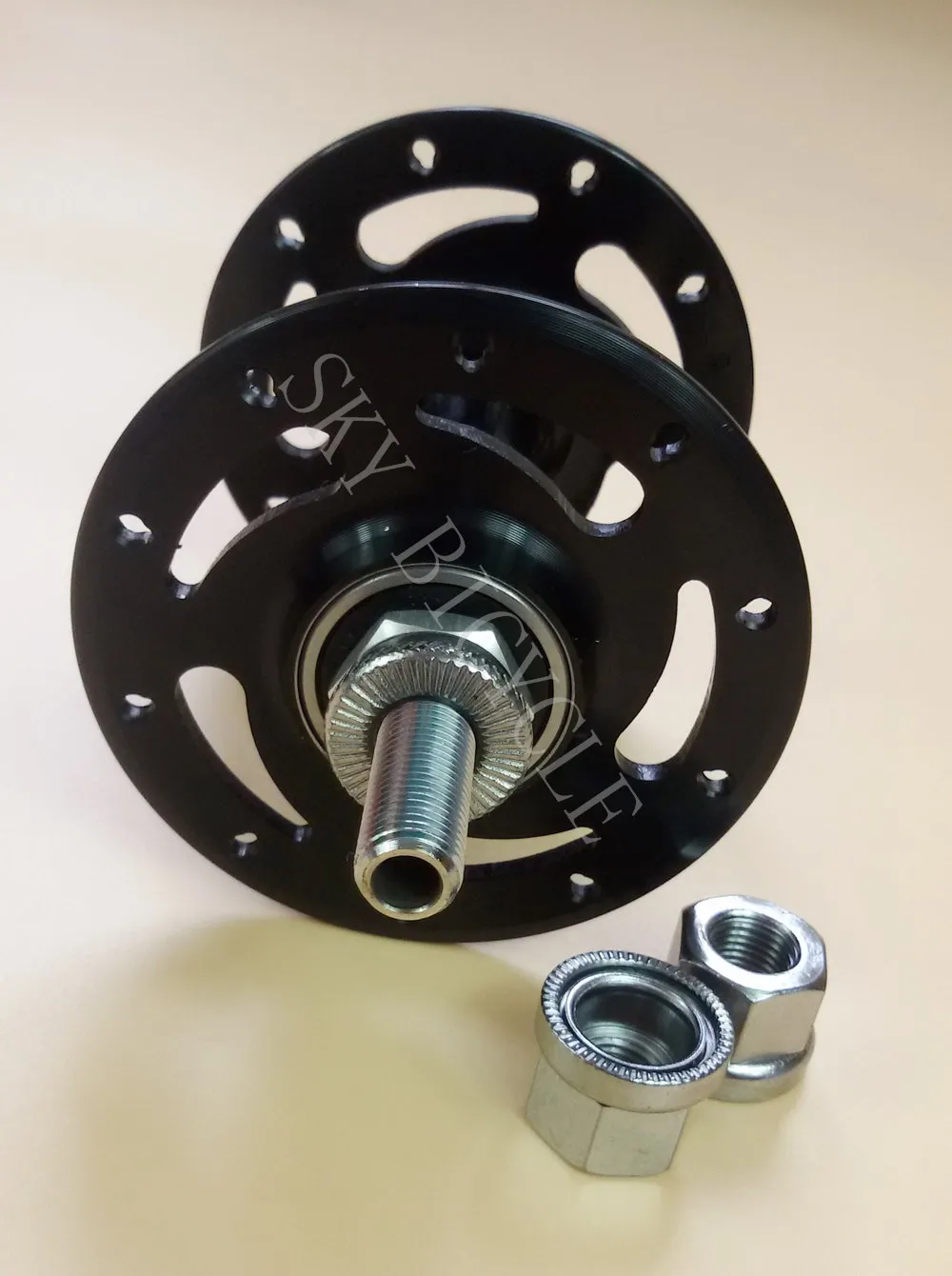 カーボンリムホイールセット　NOVATECハブ　ピスト用 カーボンリムホイールセット NOVATECハブ ピスト用 〜新品展示品