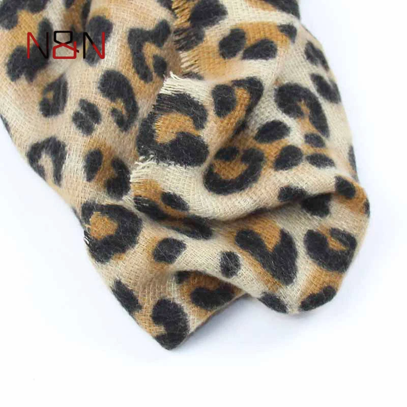 Nuove sciarpe con stampa leopardata sciarpa alla moda da donna di alta qualità scialle da donna accessorio di vendita calda