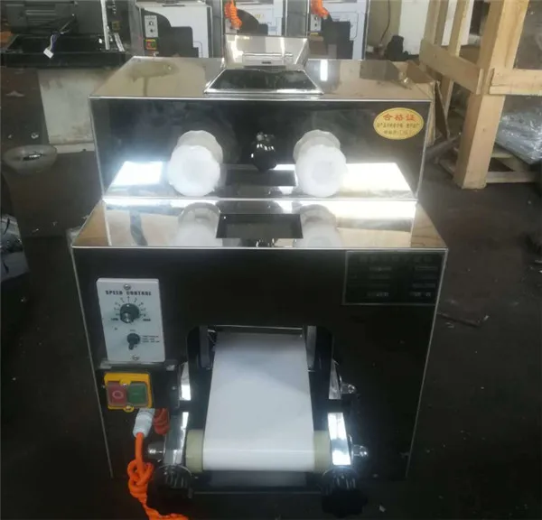 Machine de fabrication de samosa en Inde, machine de fabrication explorez antillons