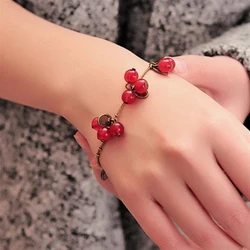 Pulsera de cadena con dijes de cereza roja para Mujer, brazalete Vintage, regalo de joyería, nueva moda, dulce, moneda linda, L030