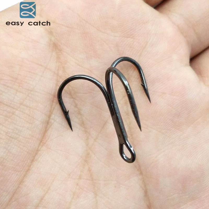 Easy Catch 100pcs 35647 Treble Fishing Hooks Black Small Round Bent Triple Hard Lure Spoon Fishhook Size 2 4 6 8 10 12 14