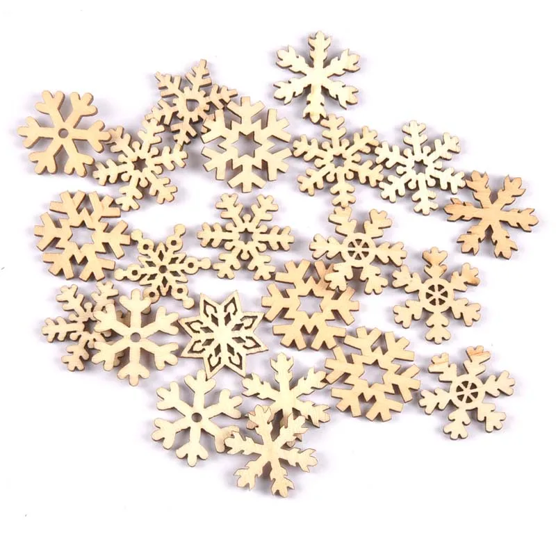 50pcs mix christmas snowflake pattern legno naturale Scrapbooking Carft per la decorazione domestica abbellimento fai da te 24mm MT1873