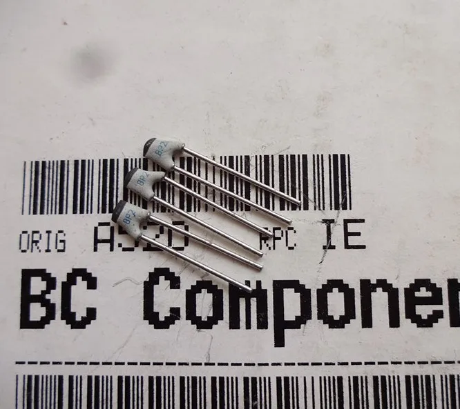 Holland BC 20PCS/50PCS 8.2P 100V silver film high-frequency ceramic capacitor can be used on behalf of 10P free shipping