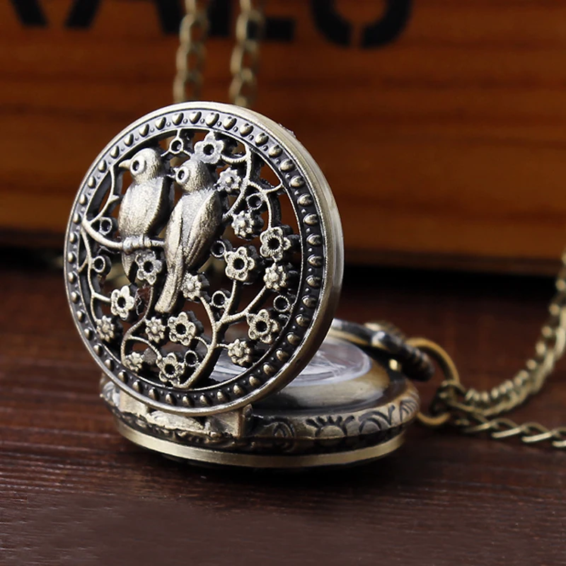 

Vintage Hollow Pocket Watch 1Pc Small Bird Flower Pattern Quartz Hour Arabic Numberals Dial Pendant Chain Necklace Boy Watches