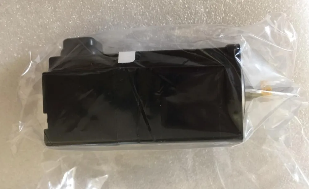 new and original AC Servo motor SGMAS-A5ACA2C