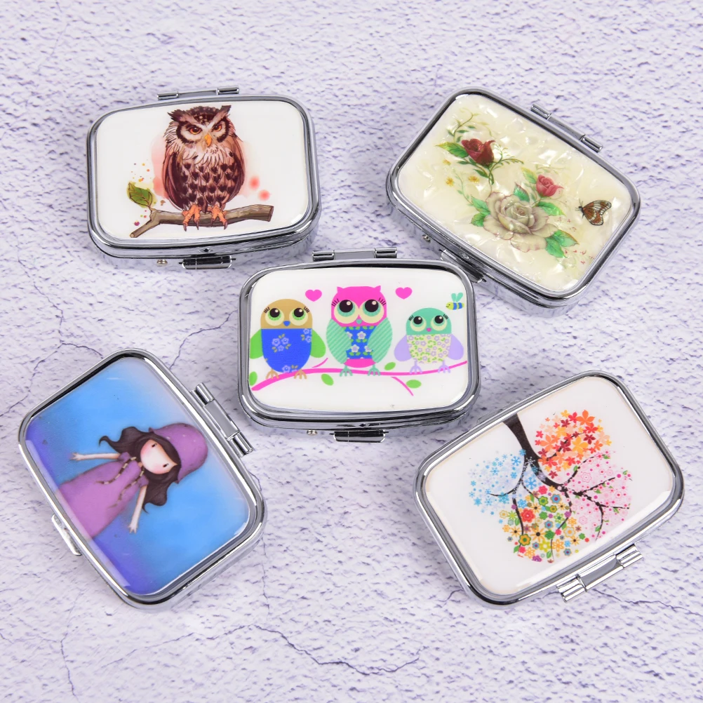colorful Pill cutter Splitters Portable Metal Pill box Folding pill case container for Medicines Organizer color random