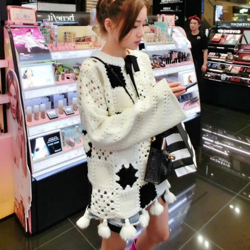 Autumn Winter 2018 Women Sweaters And Pullovers Black White Square Leather Hollowed Out Tassel Knitted Sweater Female Jumpers