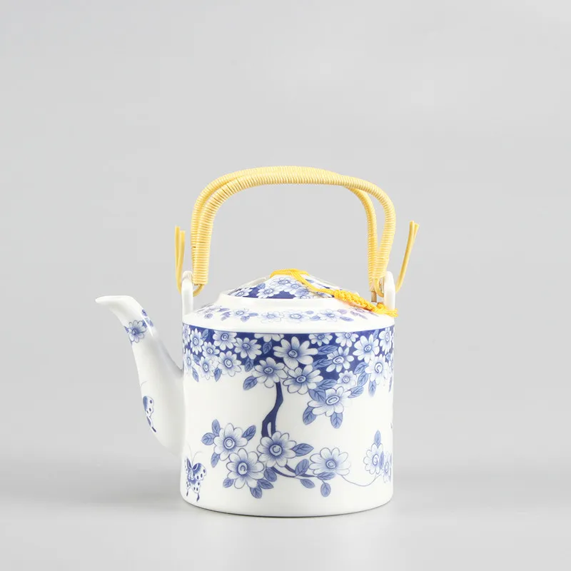 800ML Ceramic Pot Kettle Jingdezhen Blue And White Porcelain Handle Teapot Traditional Chinese Design for Brewing Tea