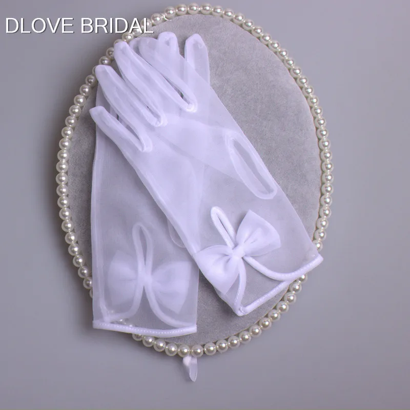 Short Simple Wedding Bridal Gloves with Bow Cheap High Quality Illusion Tulle Wrist Length Full Finger White Ivory