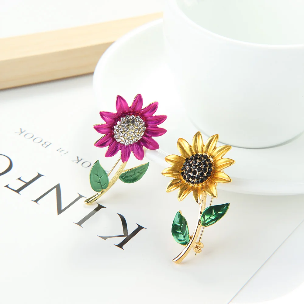 1Pcs Sunflower Enamel Brooch Delicate Yellow Purple Elegant Women Girls Rhinestone Lapel Pin Clothes Accessories Gift Jewelry