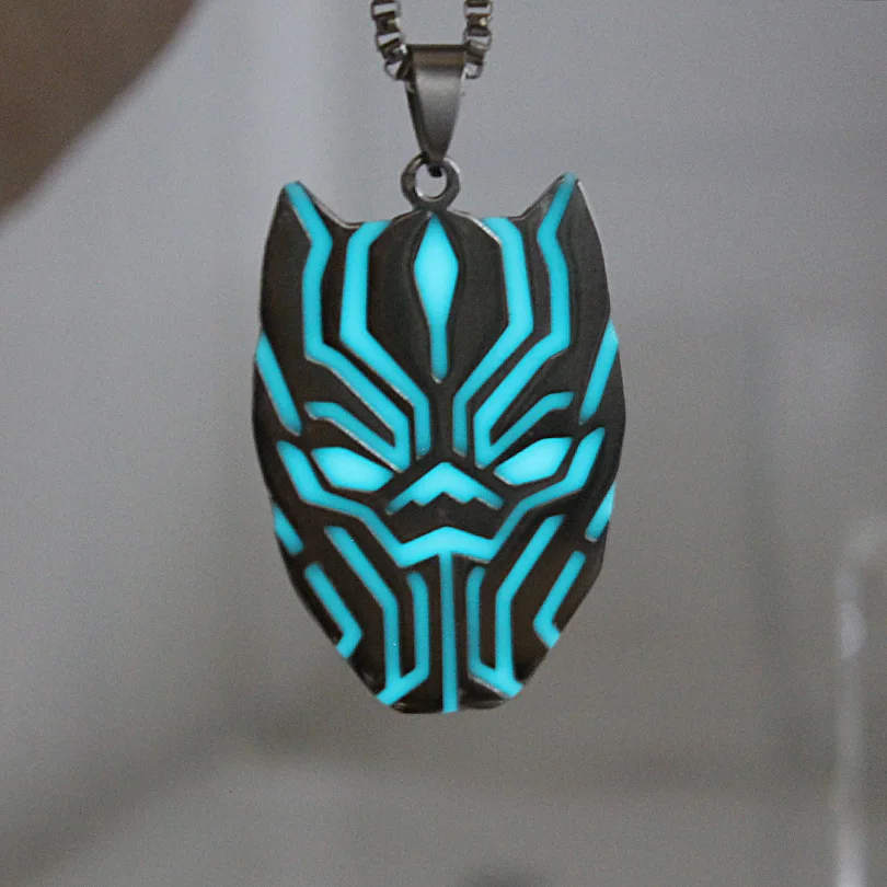 Stainless steel Necklace GLOW in the DARK T\'Challa handmade pendant necklaces Fashion Men Women Gift Movie Jewelry Accessories