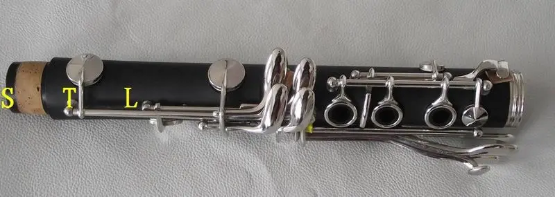 

Advanced clarinet Bb ebonite 18 KEYS good sound