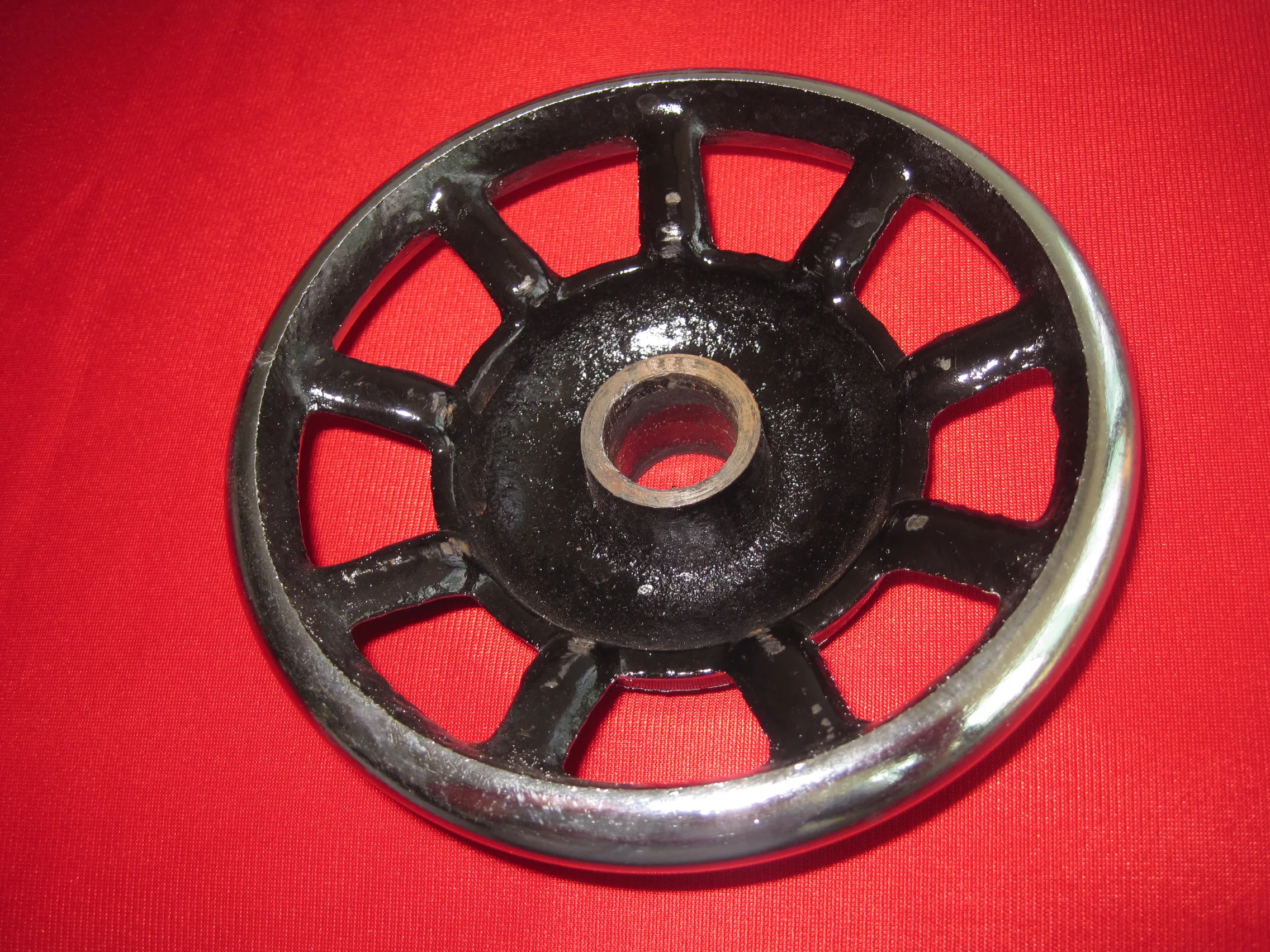 

Old household sewing machine accessories HA - 1-124 the pedal the handwheel/pulley wheel on the old home