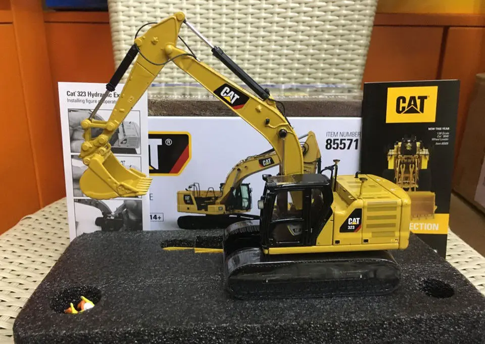 Alloy Model Toy Gift DM 1:50 Caterpillar Cat 323 Hydraulic Excavator Engineering Machinery DieCast Masters 85571 Collection