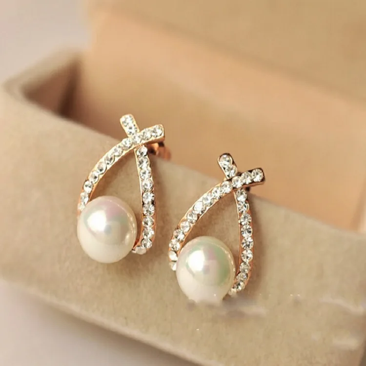 Punk Girl Earrings Exquisite Crystal Pearl Cross Earrings 2024 Fashion New Style Versatile Earrings for Women\'s Wear Sales