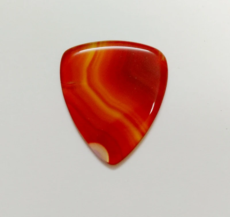 Medium Gauge - Traditional Style Guitar Pick\