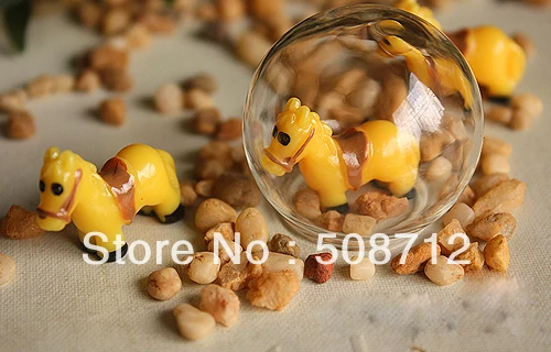 

Free shippin!!! 30pcs/lot Resin 22x18mm yellow horse For Glass Cover Vials Pendant