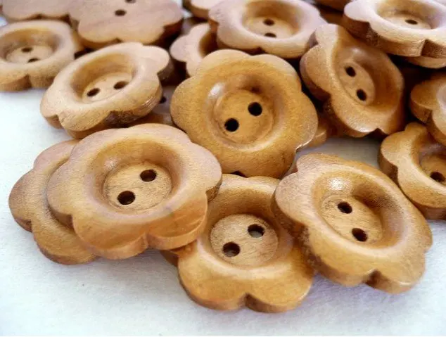 300pcs pack 20mm Medium Flower Crafted, Wood, Wooden Button wholesale free shipping laser cut smooth edge