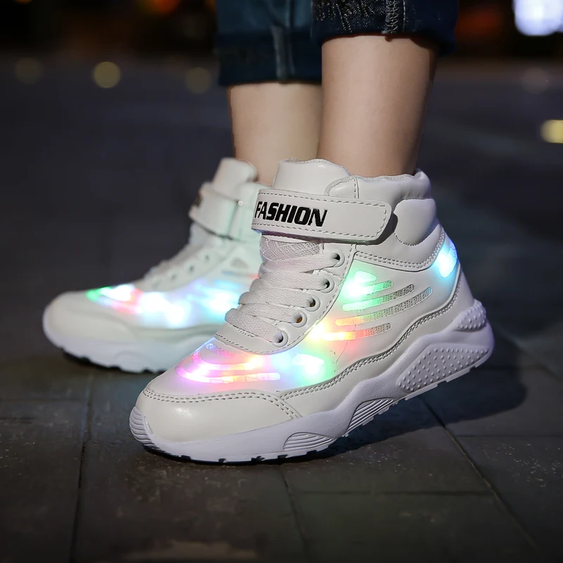 Wujek Jerry buty Led dla dziecka USB chargering Light Up chłopięce buty sportowe typu Sneakers dziewczyny świecące buty mody szkoła wygodne na co dzień