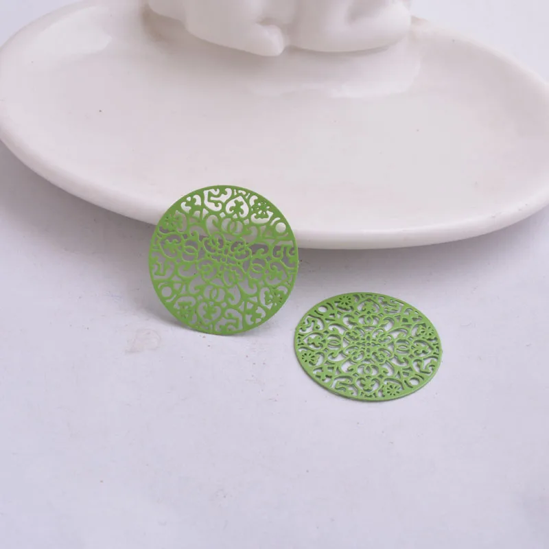 50 Stück AA3212 25mm Bunte Runde Blumen-Verbinder aus Messing, bemalt, Estampes rondes Charms für DIY-Schmuckherstellung – Detail 3